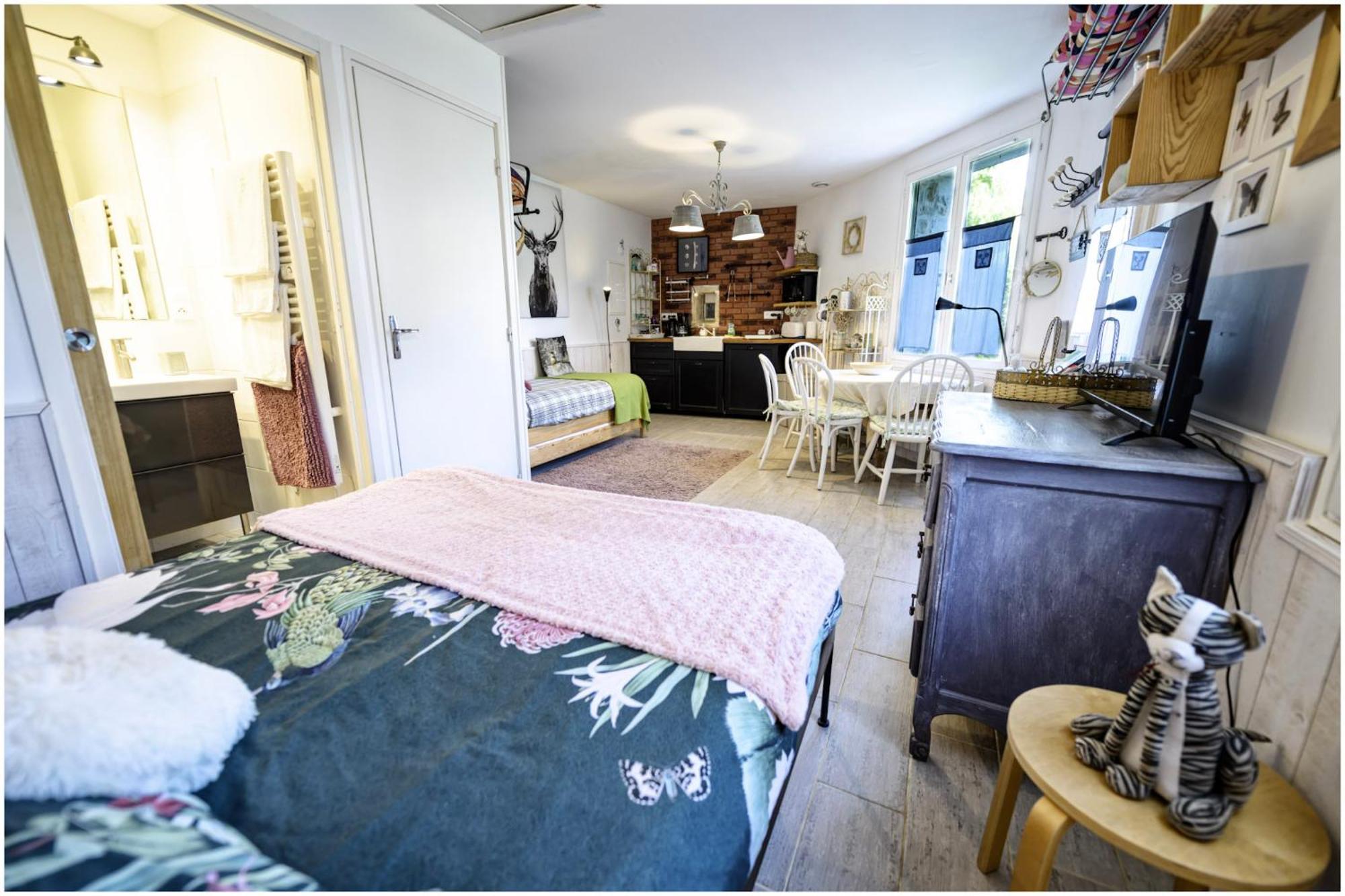 Les 2 Gites Des Chambres De Capucine Carcagny Pokoj fotografie