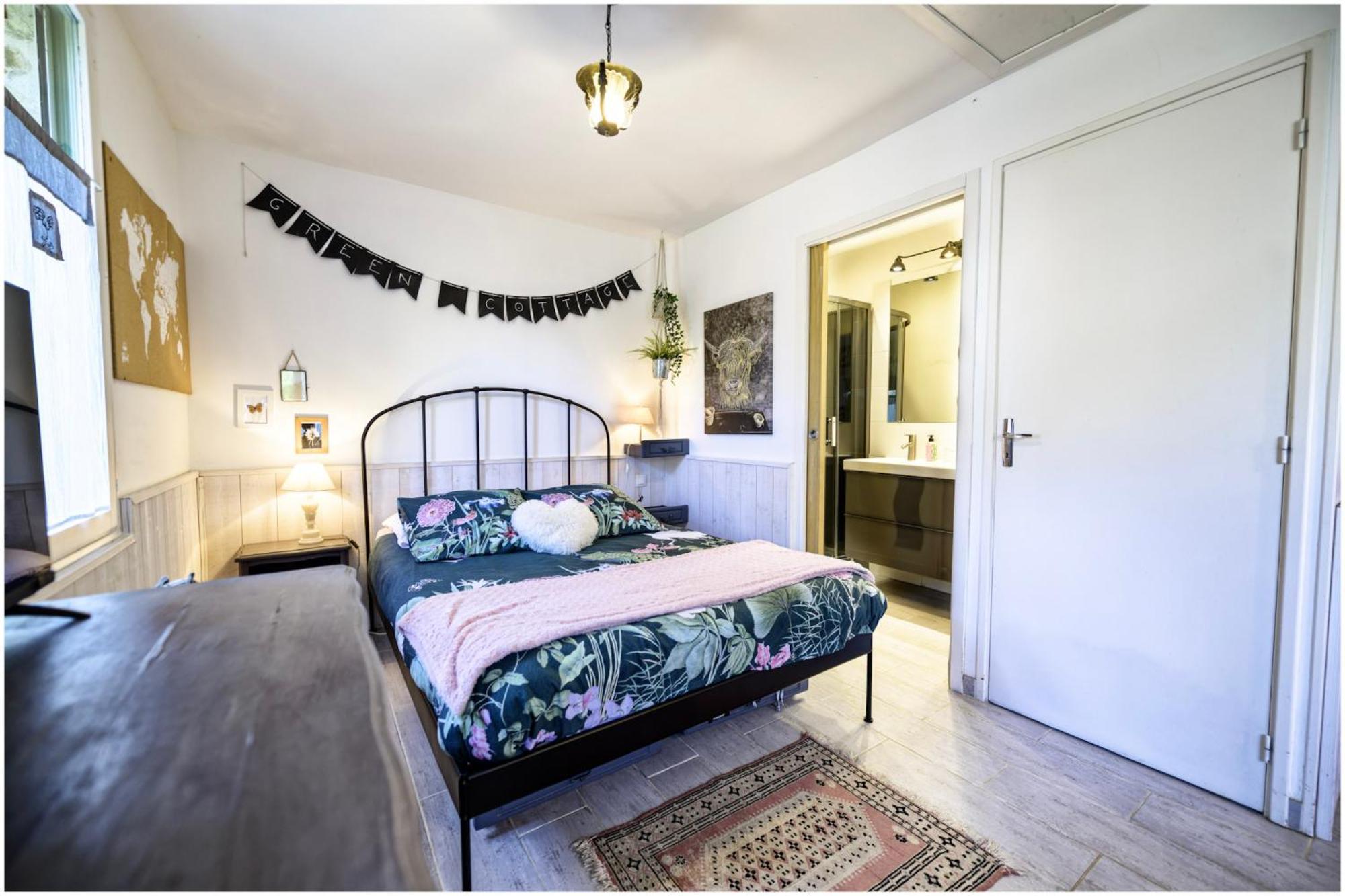 Les 2 Gites Des Chambres De Capucine Carcagny Pokoj fotografie